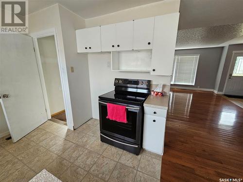 359 Central Avenue S, Swift Current, SK - Indoor Photo Showing Kitchen