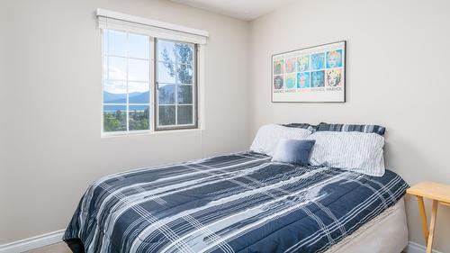 330 27Th Avenue N, Erickson, BC - Indoor Photo Showing Bedroom