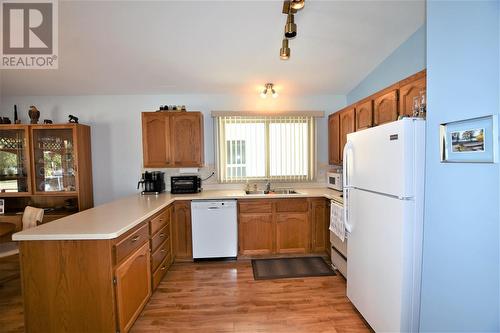 16 Lakeshore Drive, Vernon, BC - Indoor Photo Showing Kitchen With Double Sink