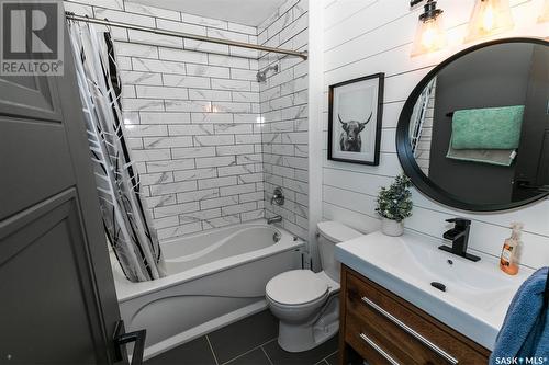 127 Atlantic Avenue, Kerrobert, SK - Indoor Photo Showing Bathroom
