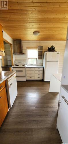 201 2Nd A Street W, Chamberlain, SK - Indoor Photo Showing Kitchen