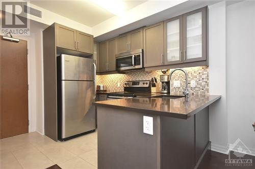 242 Rideau Street Unit#2107, Ottawa, ON - Indoor Photo Showing Kitchen With Upgraded Kitchen