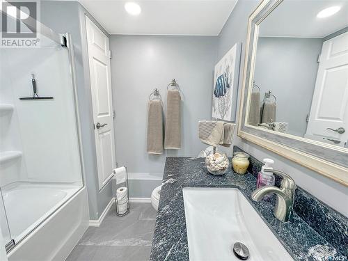 1009 Veterans Avenue, Esterhazy, SK - Indoor Photo Showing Bathroom