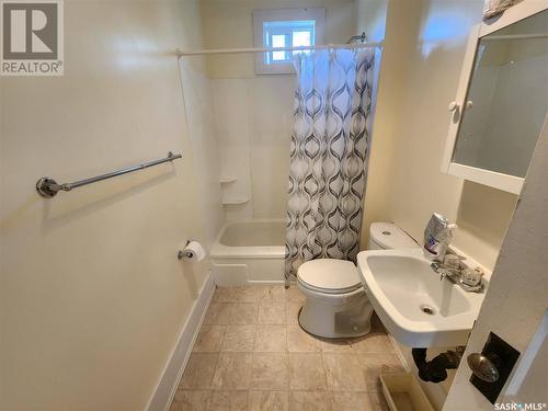 102 1St Avenue E, Hafford, SK - Indoor Photo Showing Bathroom