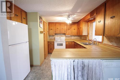 14 Elm Avenue, Moosomin Regional Park, SK - Indoor Photo Showing Kitchen With Double Sink
