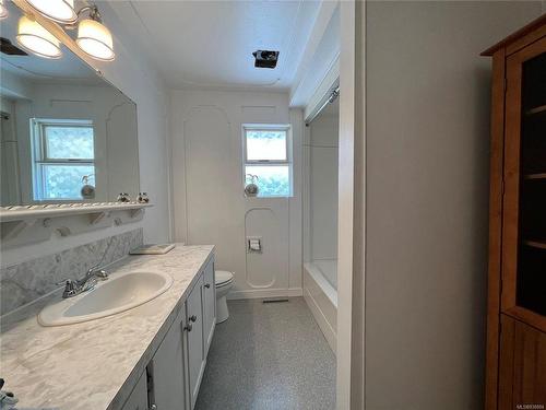 6900 Glenlion Dr, Port Hardy, BC - Indoor Photo Showing Bathroom