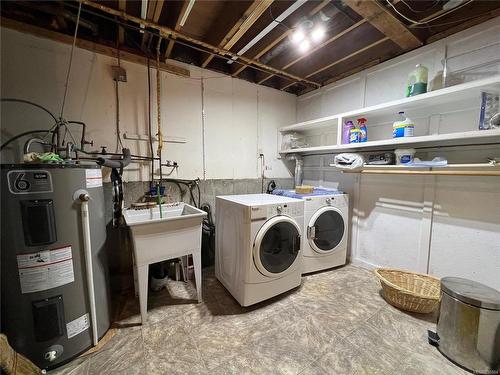 6900 Glenlion Dr, Port Hardy, BC - Indoor Photo Showing Laundry Room