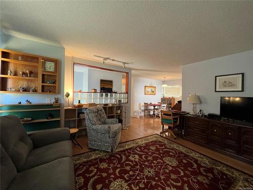 6900 Glenlion Dr, Port Hardy, BC - Indoor Photo Showing Living Room