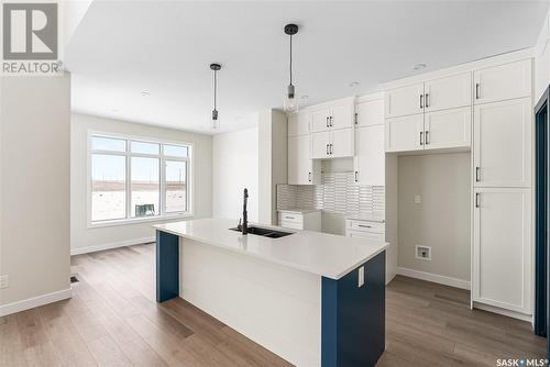 186 Mazurak Crescent, Saskatoon, SK - Indoor Photo Showing Kitchen With Double Sink With Upgraded Kitchen