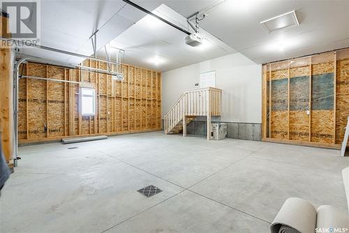 186 Mazurak Crescent, Saskatoon, SK - Indoor Photo Showing Garage