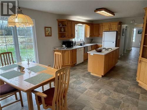 eating area and kitchen - 6370 County 17 Road, Plantagenet, ON - Indoor