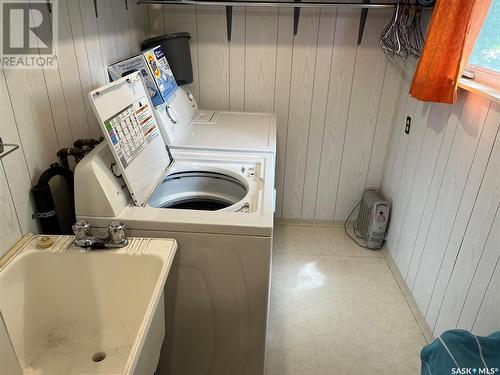 307 1St Street E, Wynyard, SK - Indoor Photo Showing Laundry Room