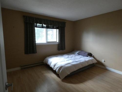 212 Third Ave Nw, Geraldton, ON - Indoor Photo Showing Bedroom