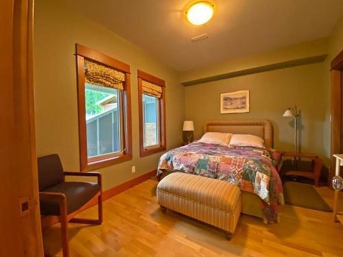 5920 Wikki-Up Creek Fs Road, Barriere, BC - Indoor Photo Showing Bedroom