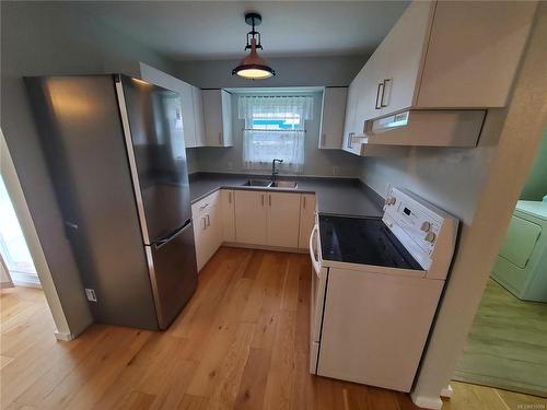 24-500 Muchalat Pl, Gold River, BC - Indoor Photo Showing Kitchen With Double Sink