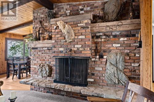 6332 Beaton Rd, Kamloops, BC - Indoor Photo Showing Living Room With Fireplace