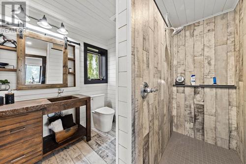 6332 Beaton Rd, Kamloops, BC - Indoor Photo Showing Bathroom