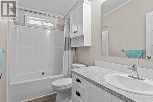 6332 Beaton Rd, Kamloops, BC - Indoor Photo Showing Bathroom