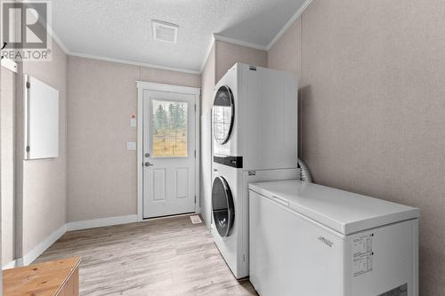 6332 Beaton Rd, Kamloops, BC - Indoor Photo Showing Laundry Room