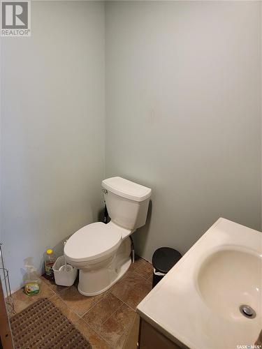 701-702 Poplar Drive, Iroquois Lake, SK - Indoor Photo Showing Bathroom
