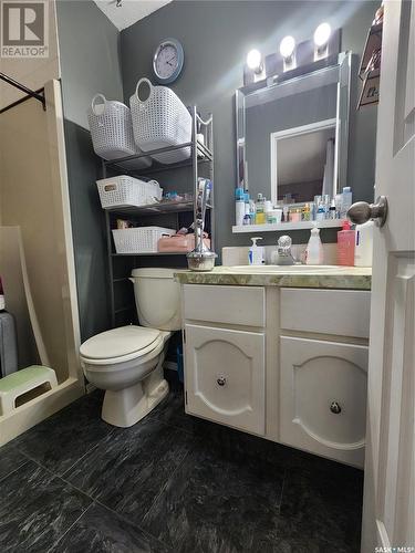 202 Mehnke Street, Ogema, SK - Indoor Photo Showing Bathroom