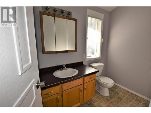 166 Falcon Avenue, Vernon, BC - Indoor Photo Showing Bathroom