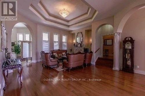 5239 7Th Line, New Tecumseth, ON - Indoor Photo Showing Living Room