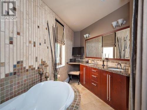 1298 Richards Street, Vancouver, BC - Indoor Photo Showing Bathroom