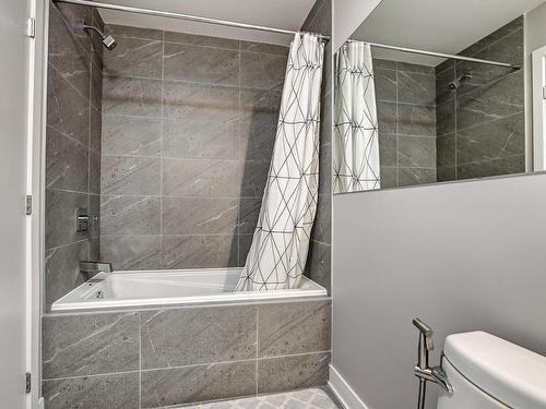 Bathroom - 404-2300 Rue Wilfrid-Reid, Montréal (Saint-Laurent), QC - Indoor Photo Showing Bathroom