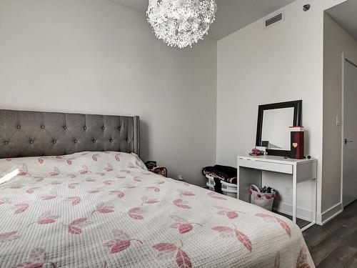 Chambre Ã Â coucher - 404-2300 Rue Wilfrid-Reid, Montréal (Saint-Laurent), QC - Indoor Photo Showing Bedroom