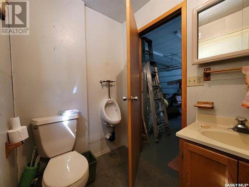 5 Christel Crescent, Lac Des Iles, SK - Indoor Photo Showing Bathroom