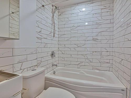 Salle de bains - 44  - 46 Rue De Bayeux, Laval (Laval-Des-Rapides), QC - Indoor Photo Showing Bathroom