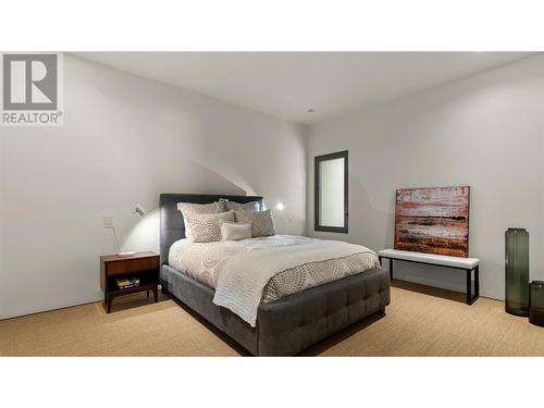 764 Rockcliffe Place, Kelowna, BC - Indoor Photo Showing Bedroom