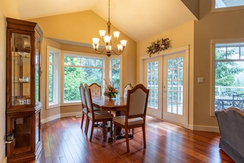 4385 View Ridge Road, Bonnington Falls, BC - Indoor Photo Showing Dining Room