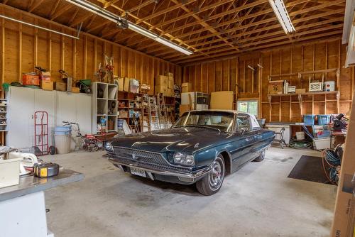4385 View Ridge Road, Bonnington Falls, BC - Indoor Photo Showing Garage