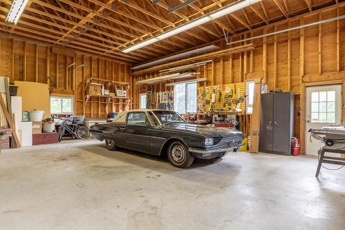 4385 View Ridge Road, Bonnington Falls, BC - Indoor Photo Showing Garage