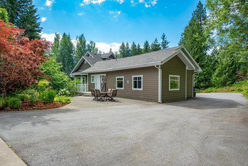 4385 View Ridge Road, Bonnington Falls, BC - Outdoor