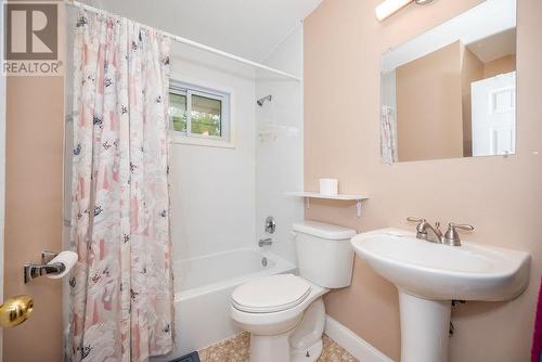 103 Monck Square, Laurentian Hills, ON - Indoor Photo Showing Bathroom