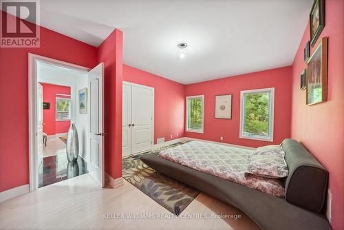 1616 Twelve Mile Lake Rd, Minden Hills, ON - Indoor Photo Showing Bedroom