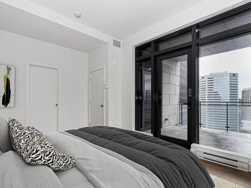 Master bedroom - 3002-628 Rue St-Jacques, Montréal (Ville-Marie), QC - Indoor Photo Showing Bedroom