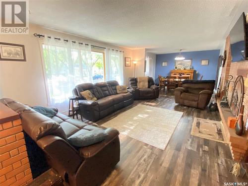 301 Aspen Street, Maple Creek, SK - Indoor Photo Showing Living Room
