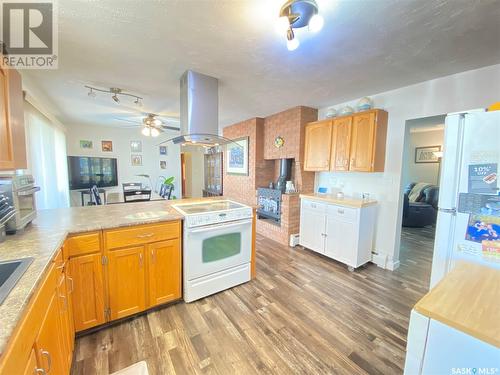 301 Aspen Street, Maple Creek, SK - Indoor Photo Showing Kitchen