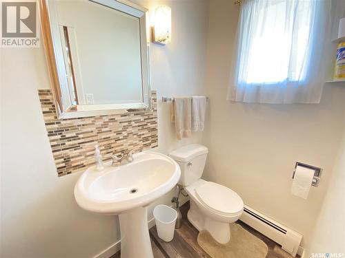 301 Aspen Street, Maple Creek, SK - Indoor Photo Showing Bathroom