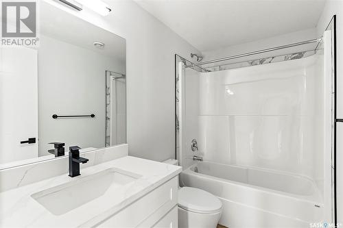 614 Delainey Road, Saskatoon, SK - Indoor Photo Showing Bathroom