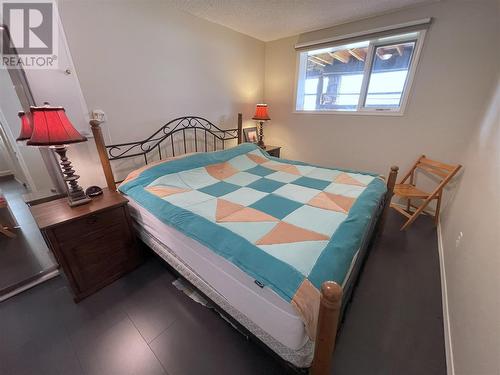 2960 Mabry Road, Lee Creek, BC - Indoor Photo Showing Bedroom