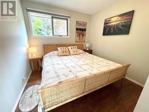 2960 Mabry Road, Lee Creek, BC - Indoor Photo Showing Bedroom