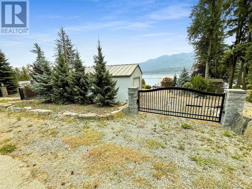 2960 Mabry Road, Lee Creek, BC - Outdoor