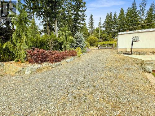 2960 Mabry Road, Lee Creek, BC - Outdoor