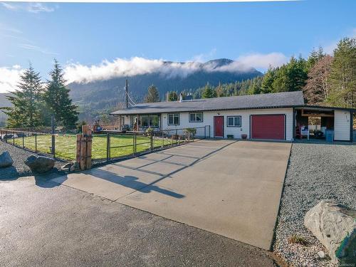 100 Dyer Dr, Sayward, BC - Outdoor