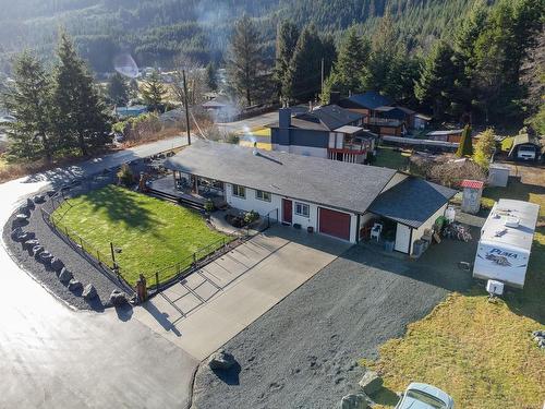 100 Dyer Dr, Sayward, BC - Outdoor